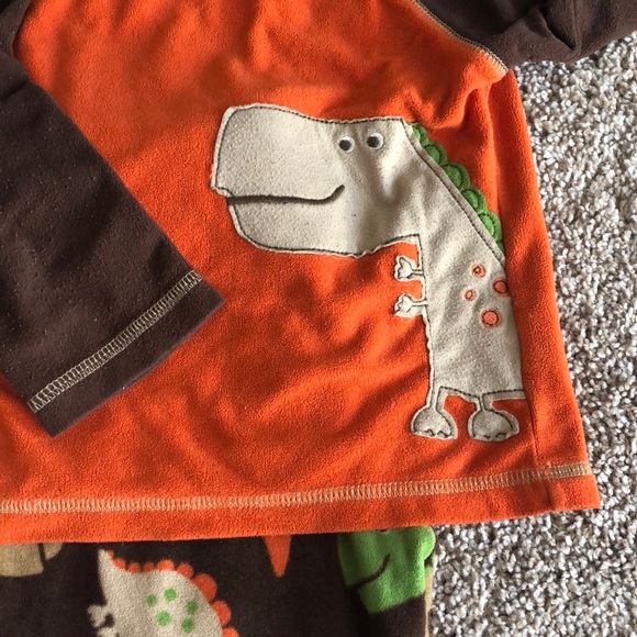 Carters fleece jammies - Picture 2 of 5